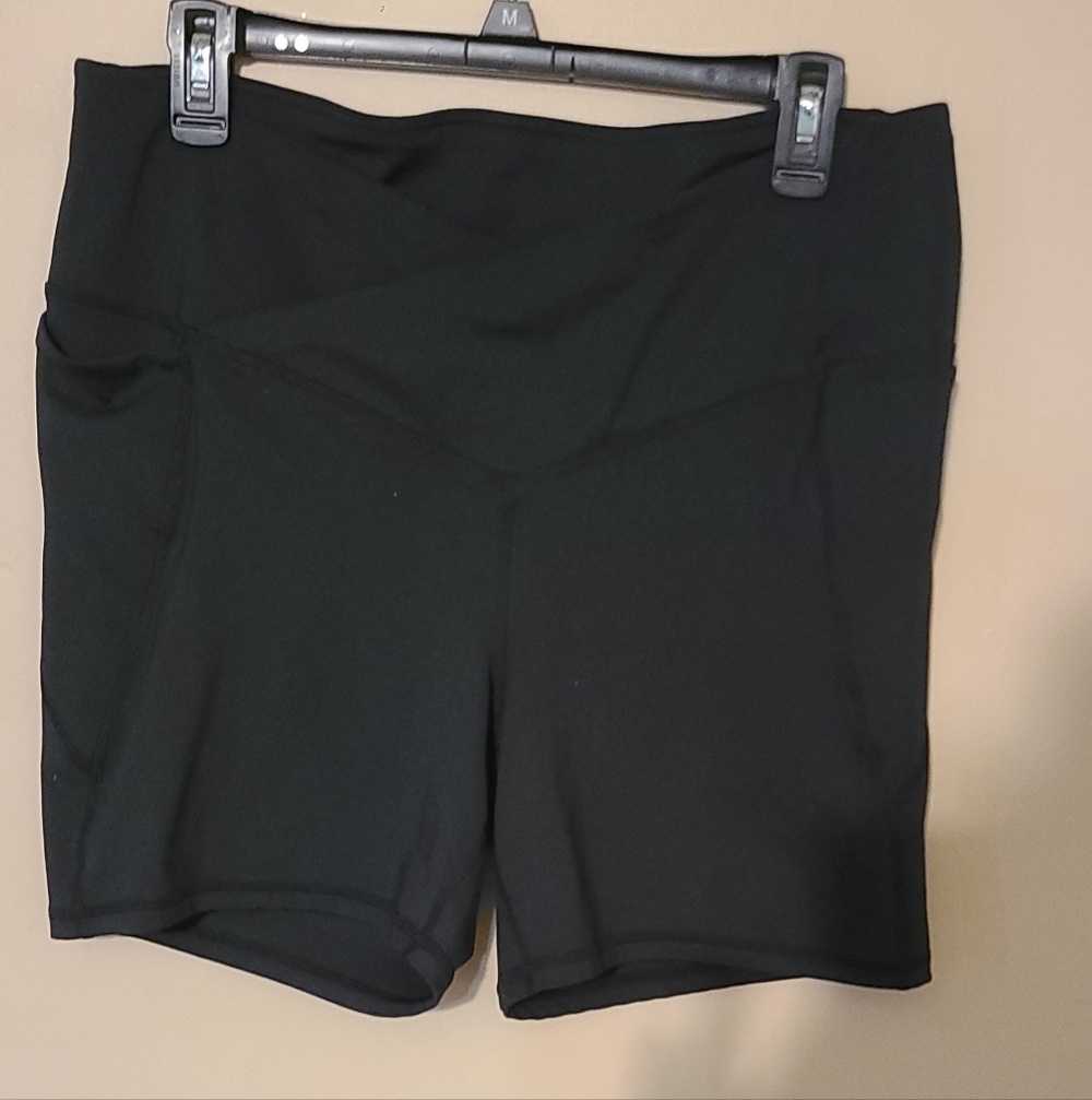 Fabletics PureLuxe Black Shorts Size XXL